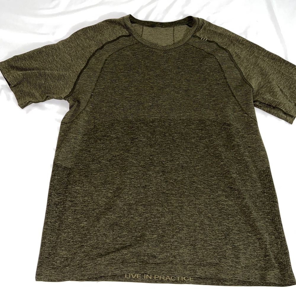 Lululemon Men’s metal vent tech 2.0 size medium